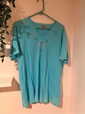 Women’s Turquoise Rhinestone Seashell V-Neck T-Shirt XL